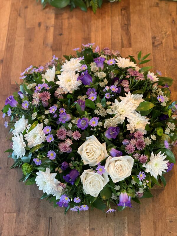 https://www.nicollaflorist.co.uk/product/woodland-posy/